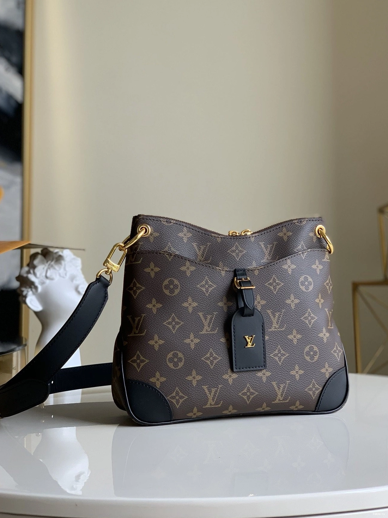 LOUIS VUITTON PM ODÉON 0722